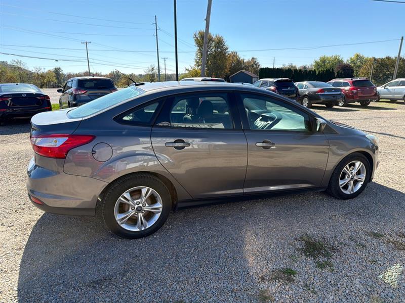 Ford Focus SE Sedan 2012
