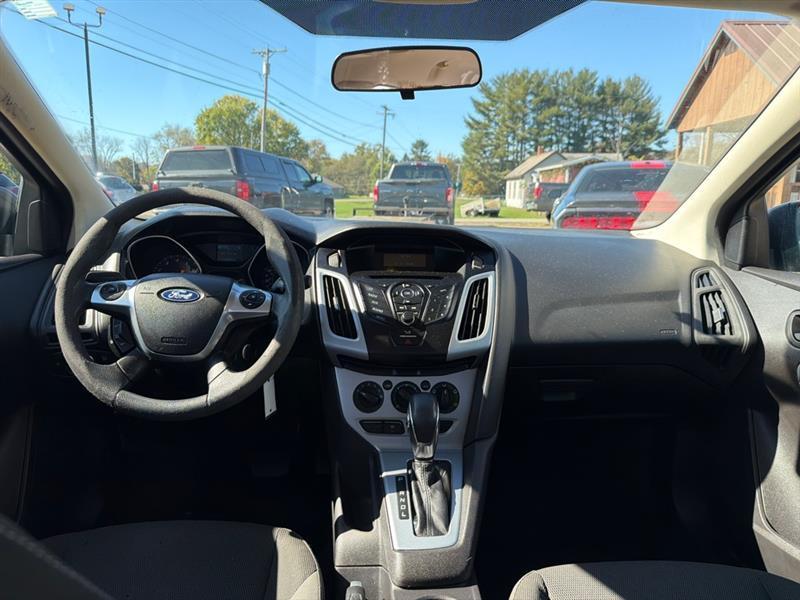Ford Focus SE Sedan 2012