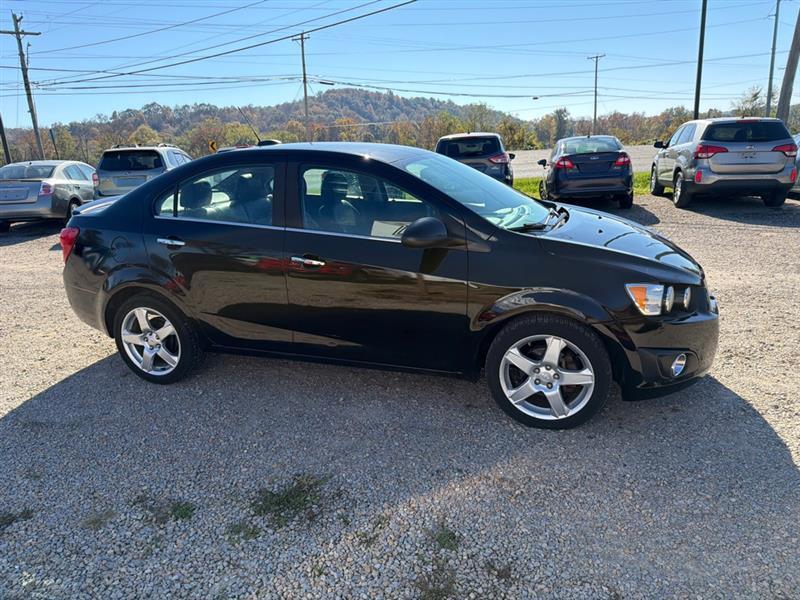 Chevrolet Sonic LTZ Auto Sedan 2015
