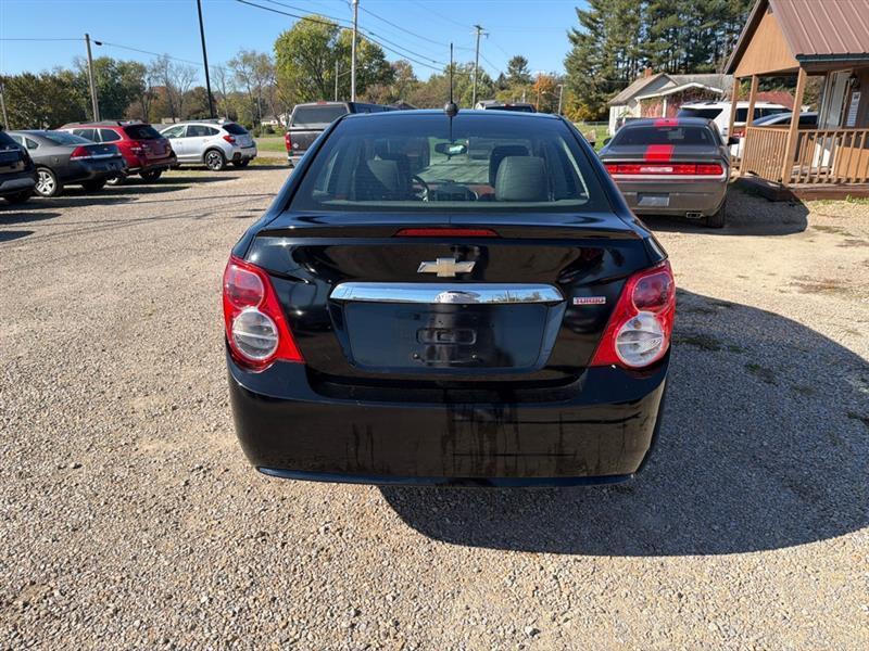 Chevrolet Sonic LTZ Auto Sedan 2015