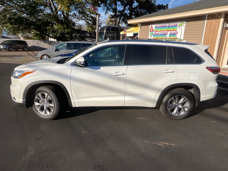 2015 Toyota Highlander XLE's photo