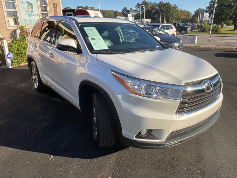 Toyota Highlander XLE FWD V6 2015