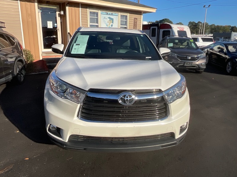 Toyota Highlander XLE FWD V6 2015