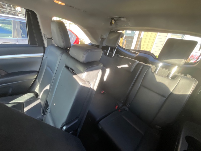 Toyota Highlander XLE FWD V6 2015