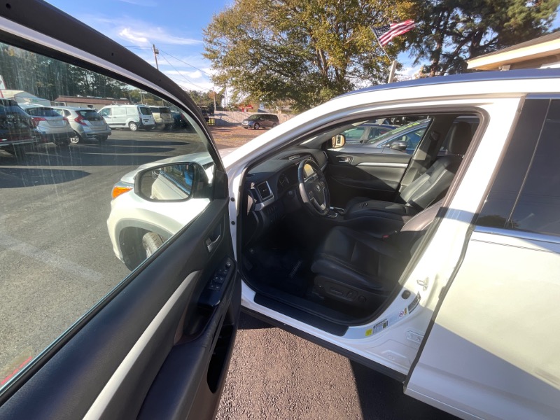 Toyota Highlander XLE FWD V6 2015