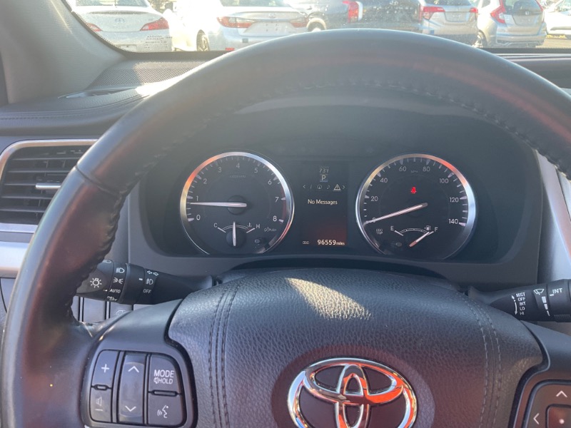 Toyota Highlander XLE FWD V6 2015