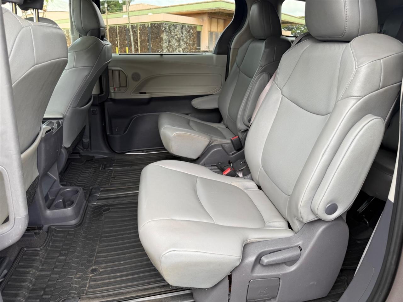 Toyota Sienna XLE 7-Passenger 2021