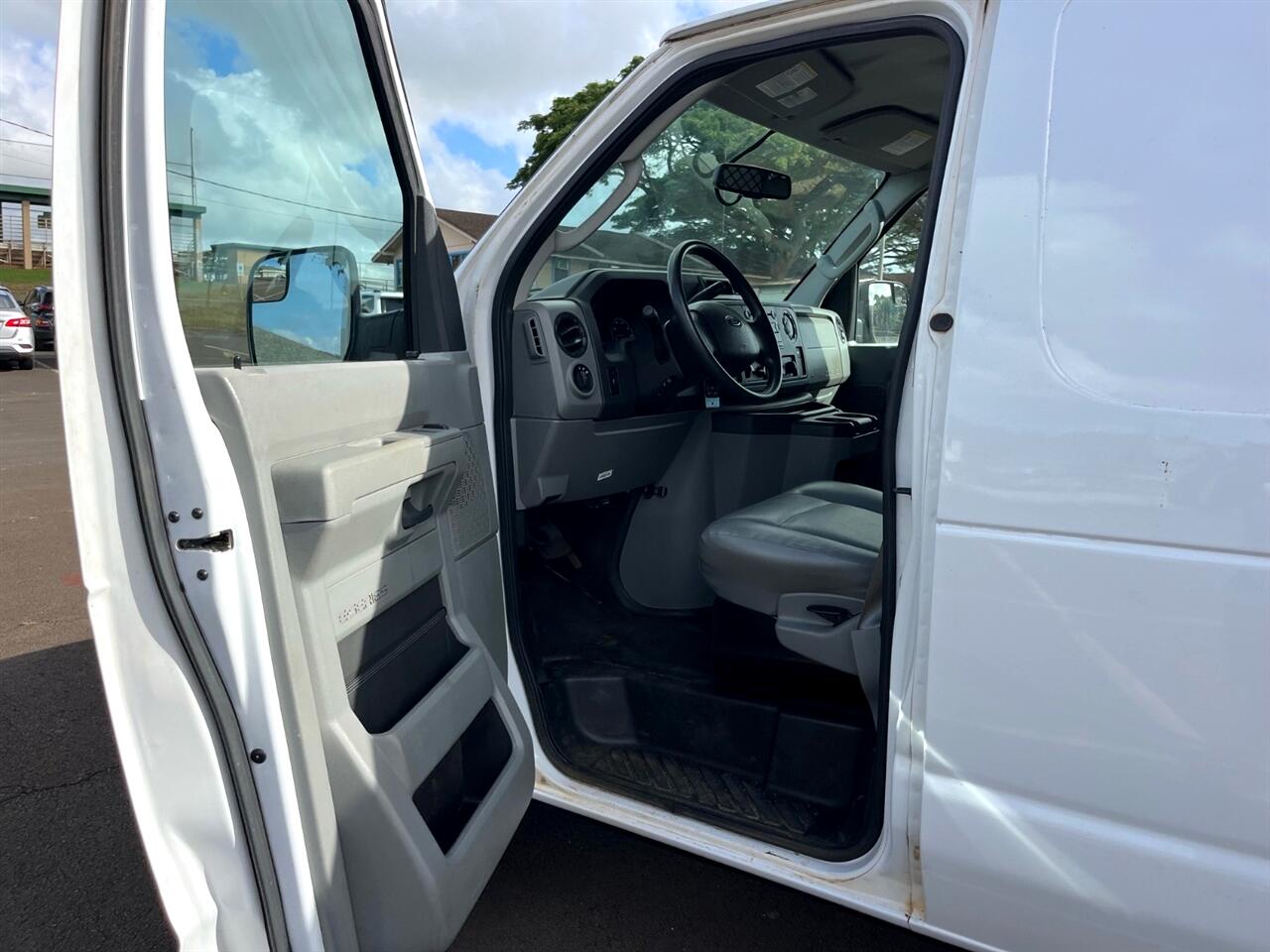 Ford Econoline E-350 Super Duty Extended 2014