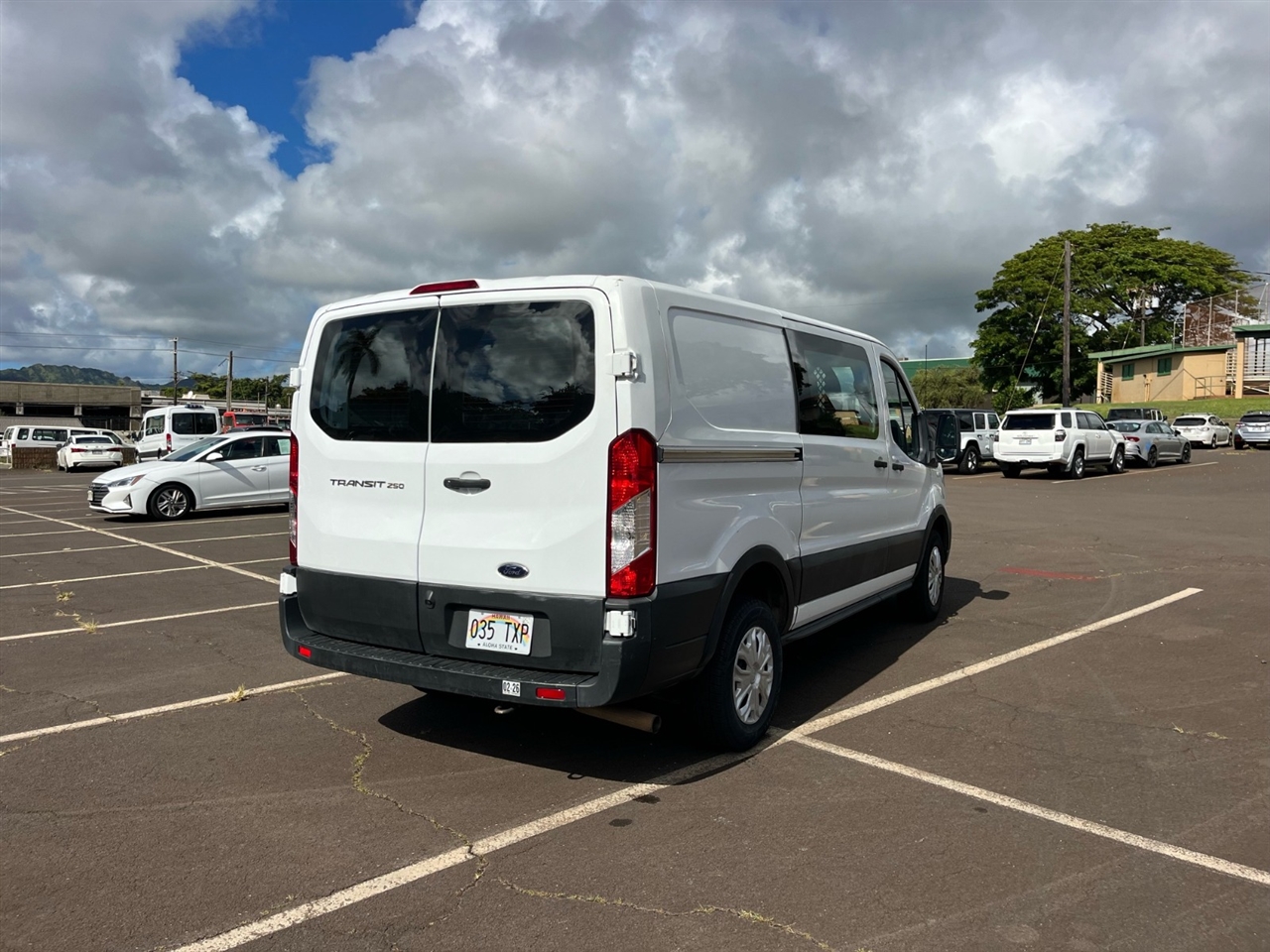 Ford Transit 250 Van Low Roof w/Sliding Pass. 130-in. WB 2021 Ford Transit 250 Van Low Roof w/Sliding Pass. 130-in. WB 2021
