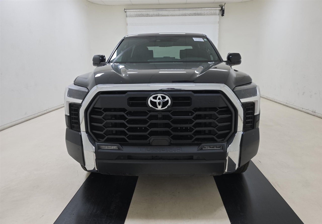 Toyota Tundra SR5 CrewMax 4WD 2025 Toyota Tundra SR5 CrewMax 4WD 2025