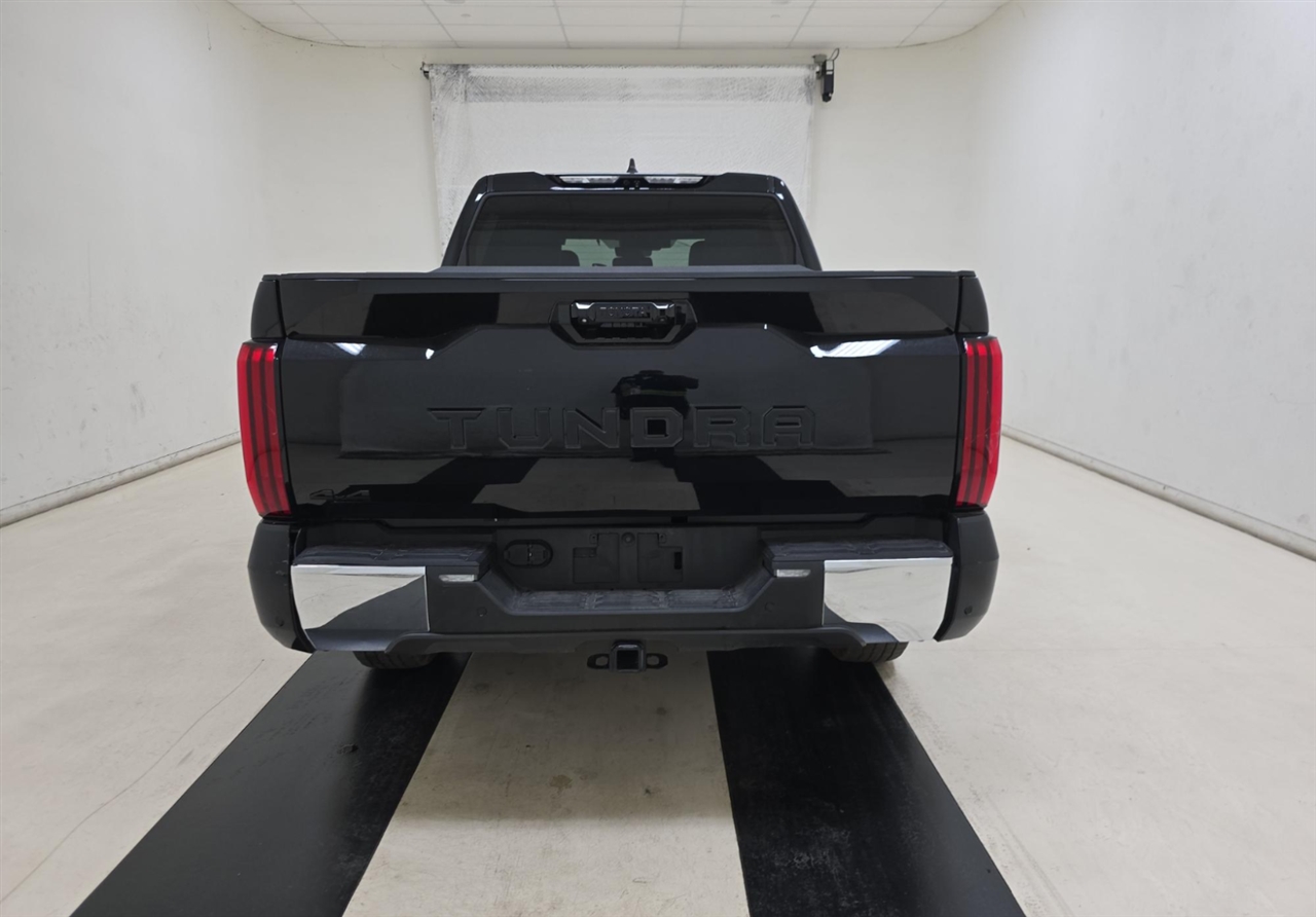 Toyota Tundra SR5 CrewMax 4WD 2025 Toyota Tundra SR5 CrewMax 4WD 2025