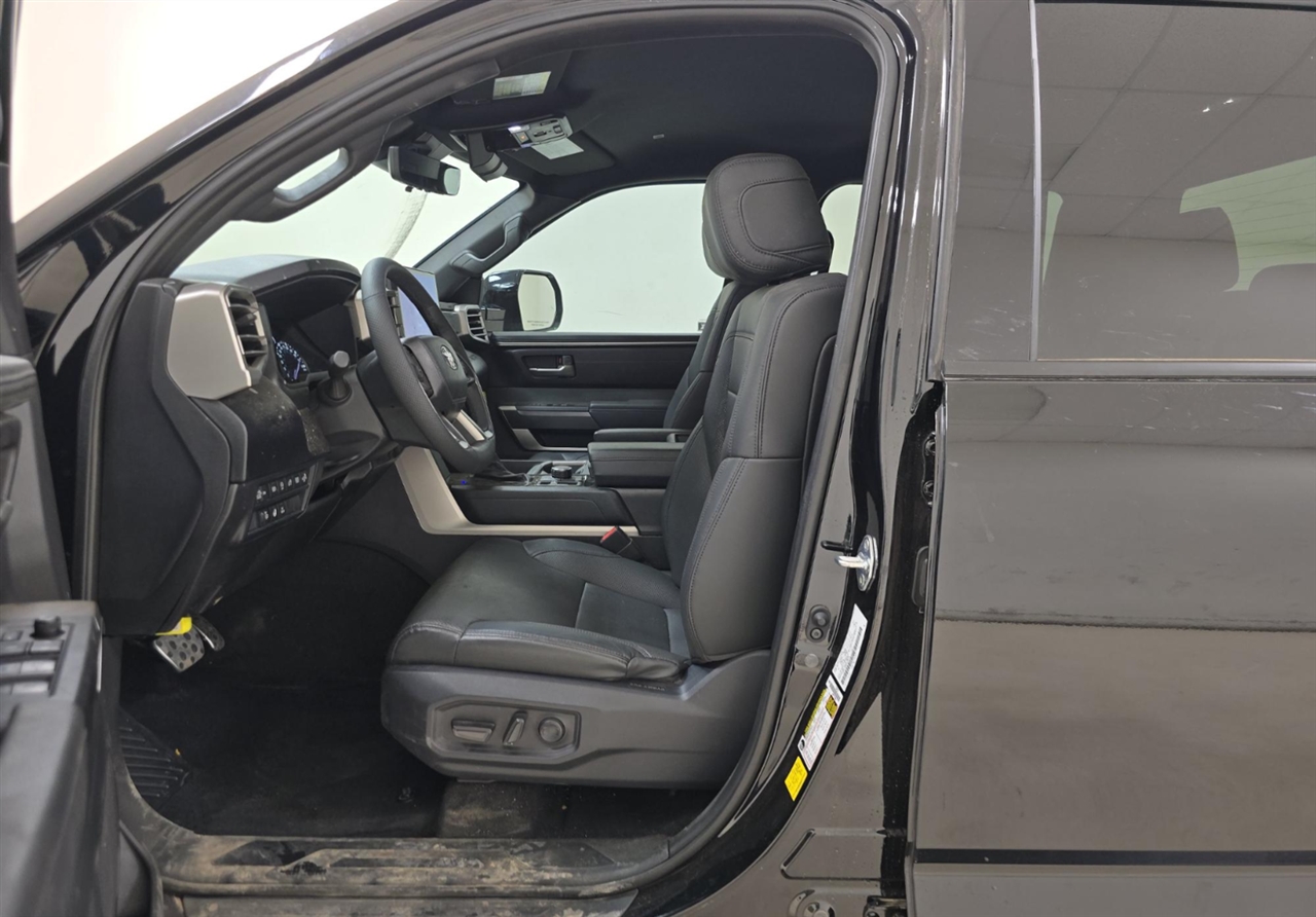 Toyota Tundra SR5 CrewMax 4WD 2025 Toyota Tundra SR5 CrewMax 4WD 2025