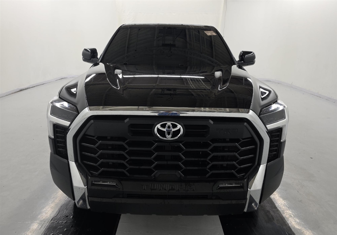 Toyota Tundra SR5 CrewMax 4WD 2024