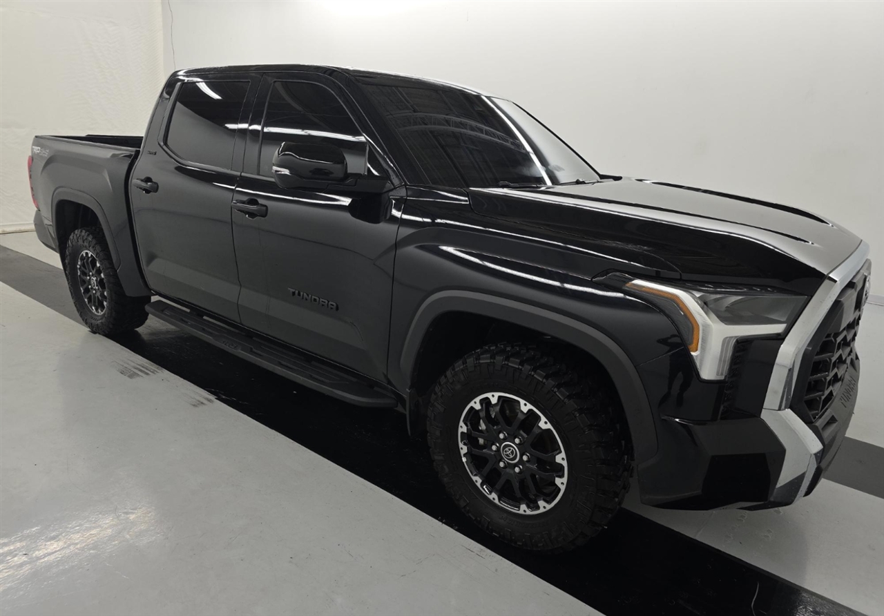 Toyota Tundra SR5 CrewMax 4WD 2024