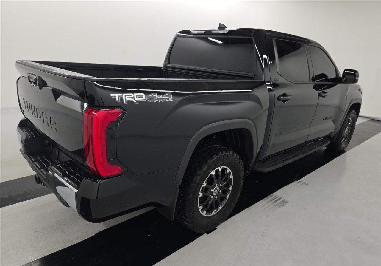 Toyota Tundra SR5 CrewMax 4WD 2024