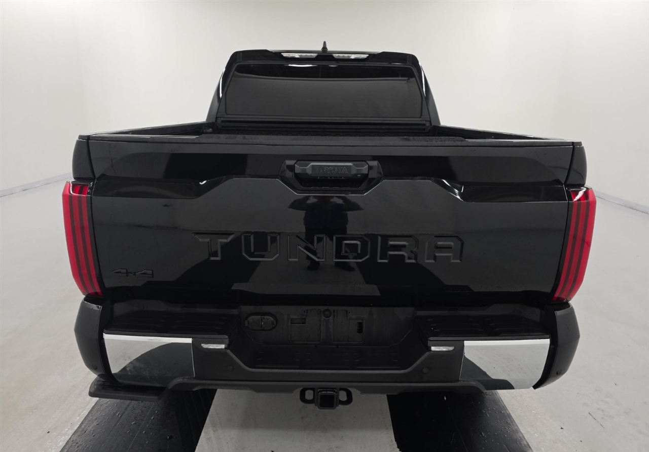Toyota Tundra SR5 CrewMax 4WD 2024
