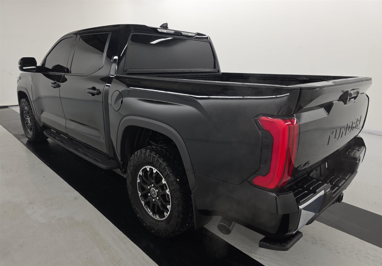 Toyota Tundra SR5 CrewMax 4WD 2024