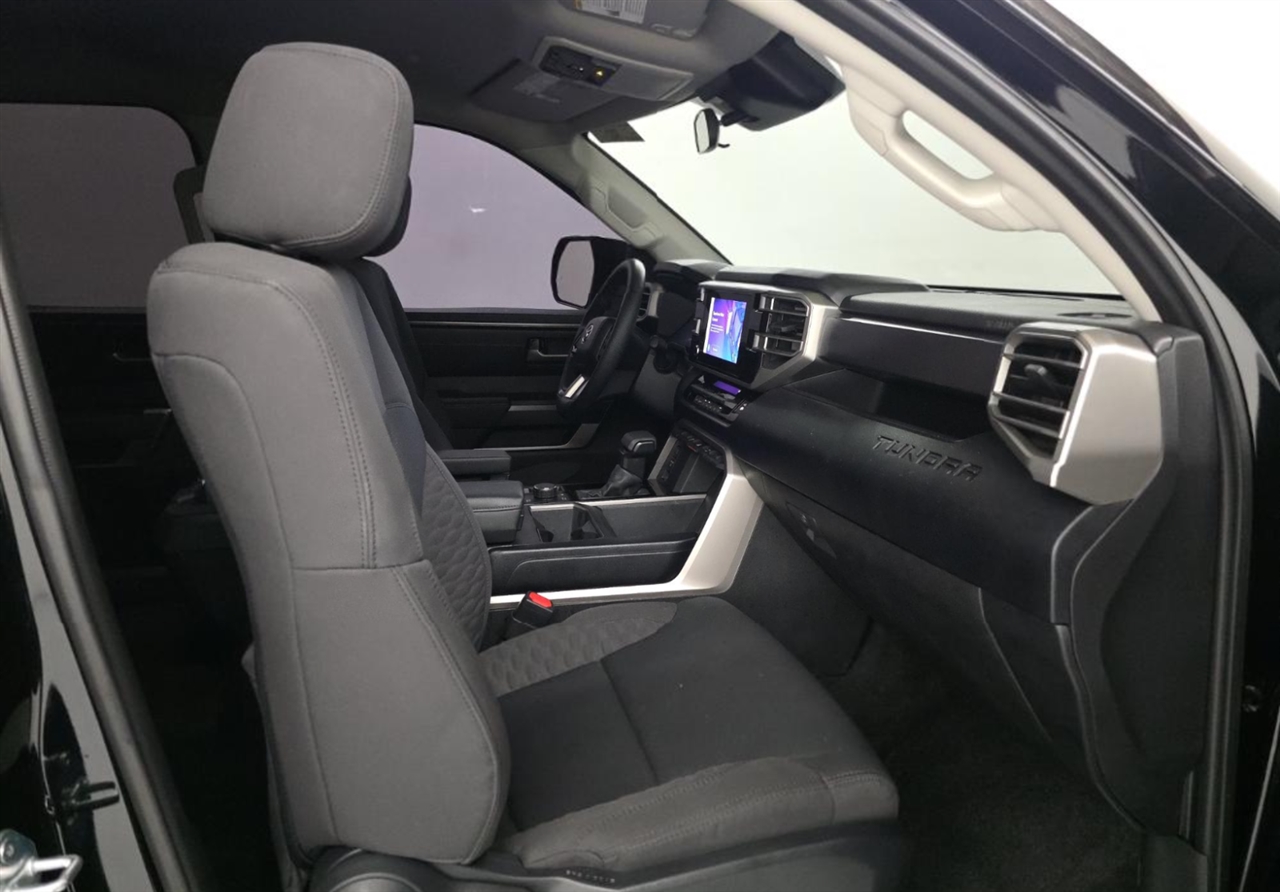 Toyota Tundra SR5 CrewMax 4WD 2024