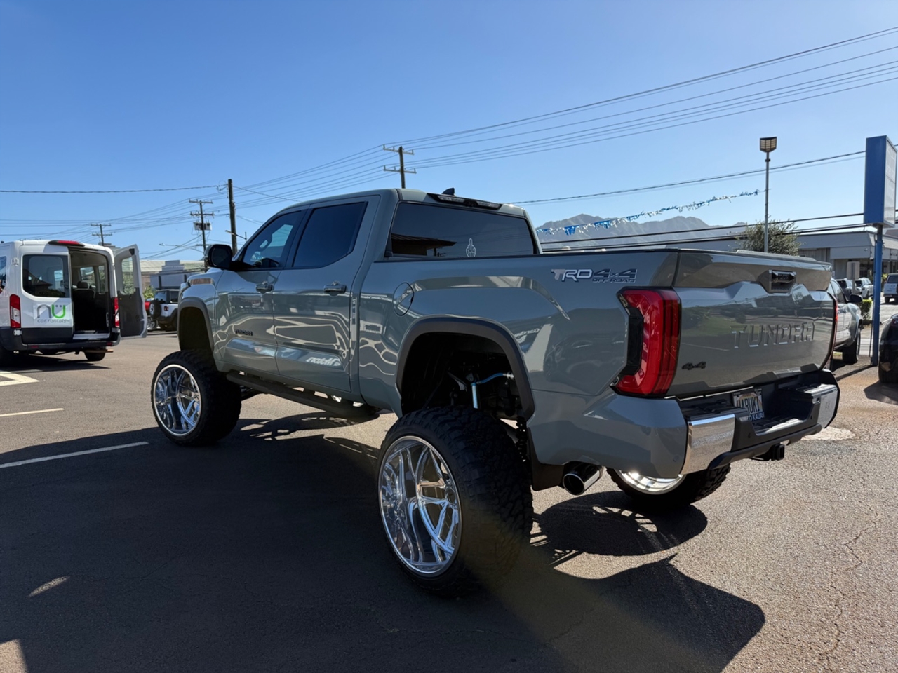 Toyota Tundra SR5 CrewMax 4WD Long Bed 2024