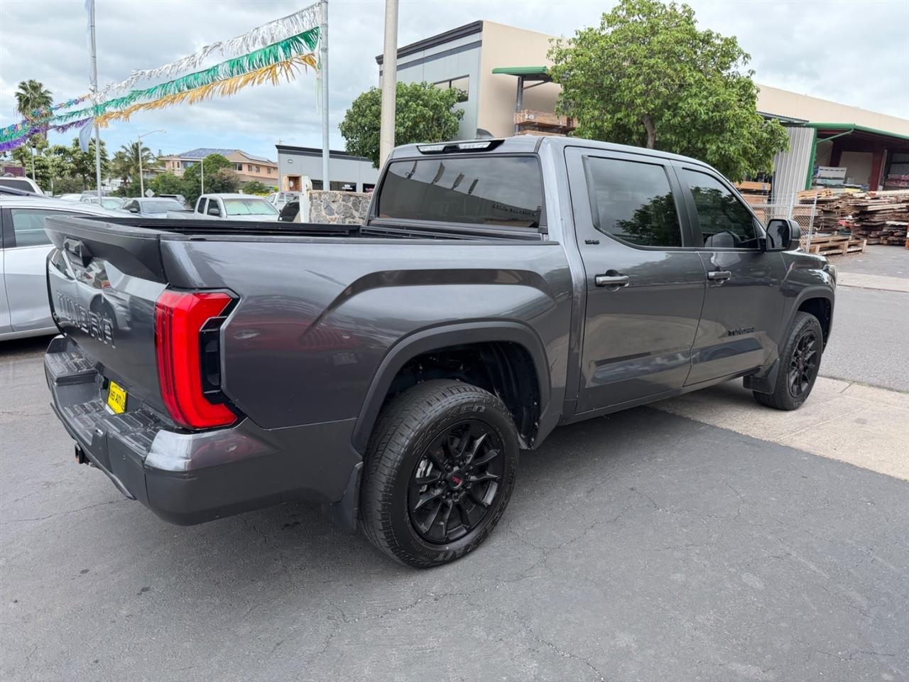 Toyota Tundra SR5 CrewMax 4WD 2024