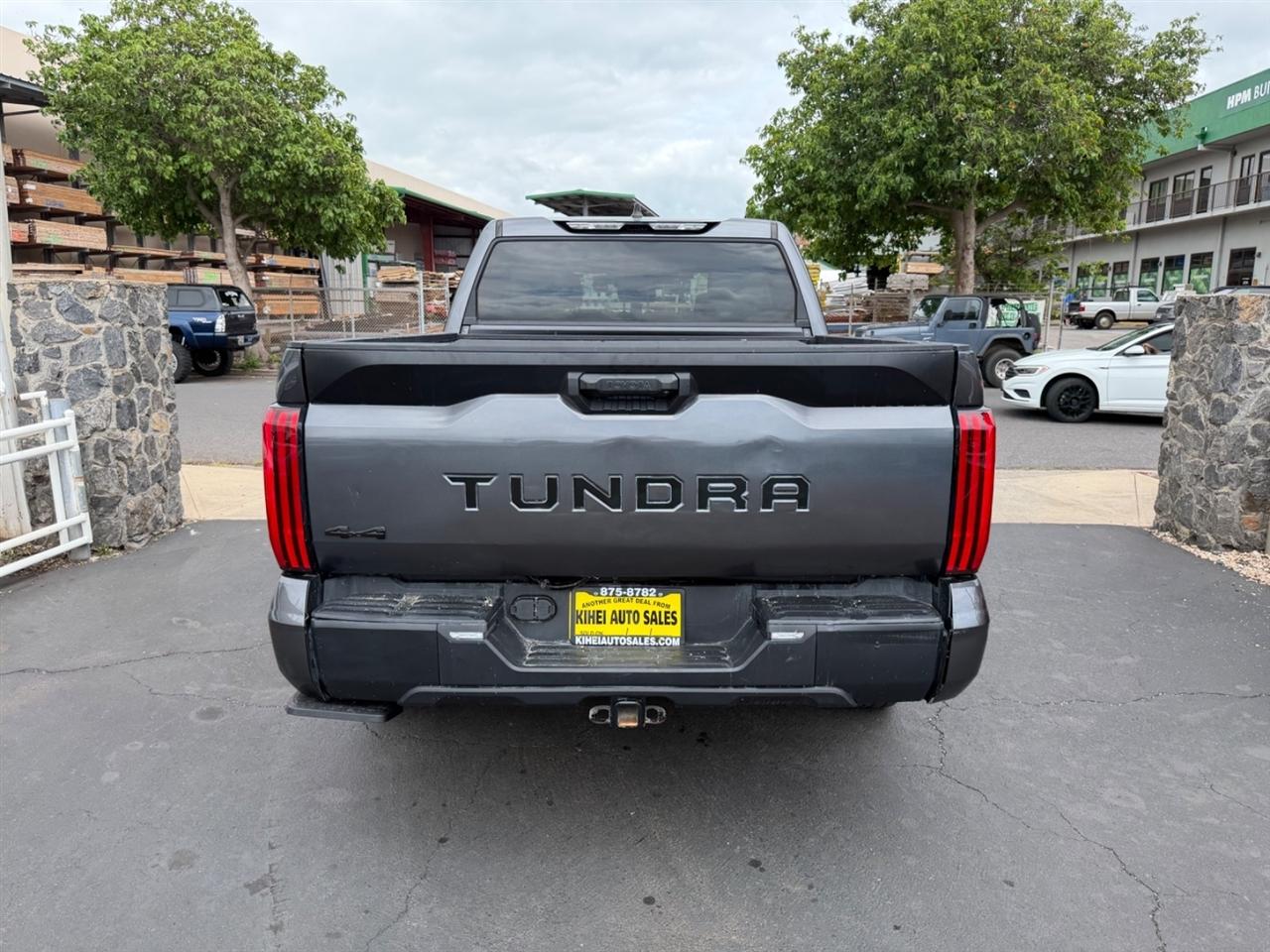 Toyota Tundra SR5 CrewMax 4WD 2024