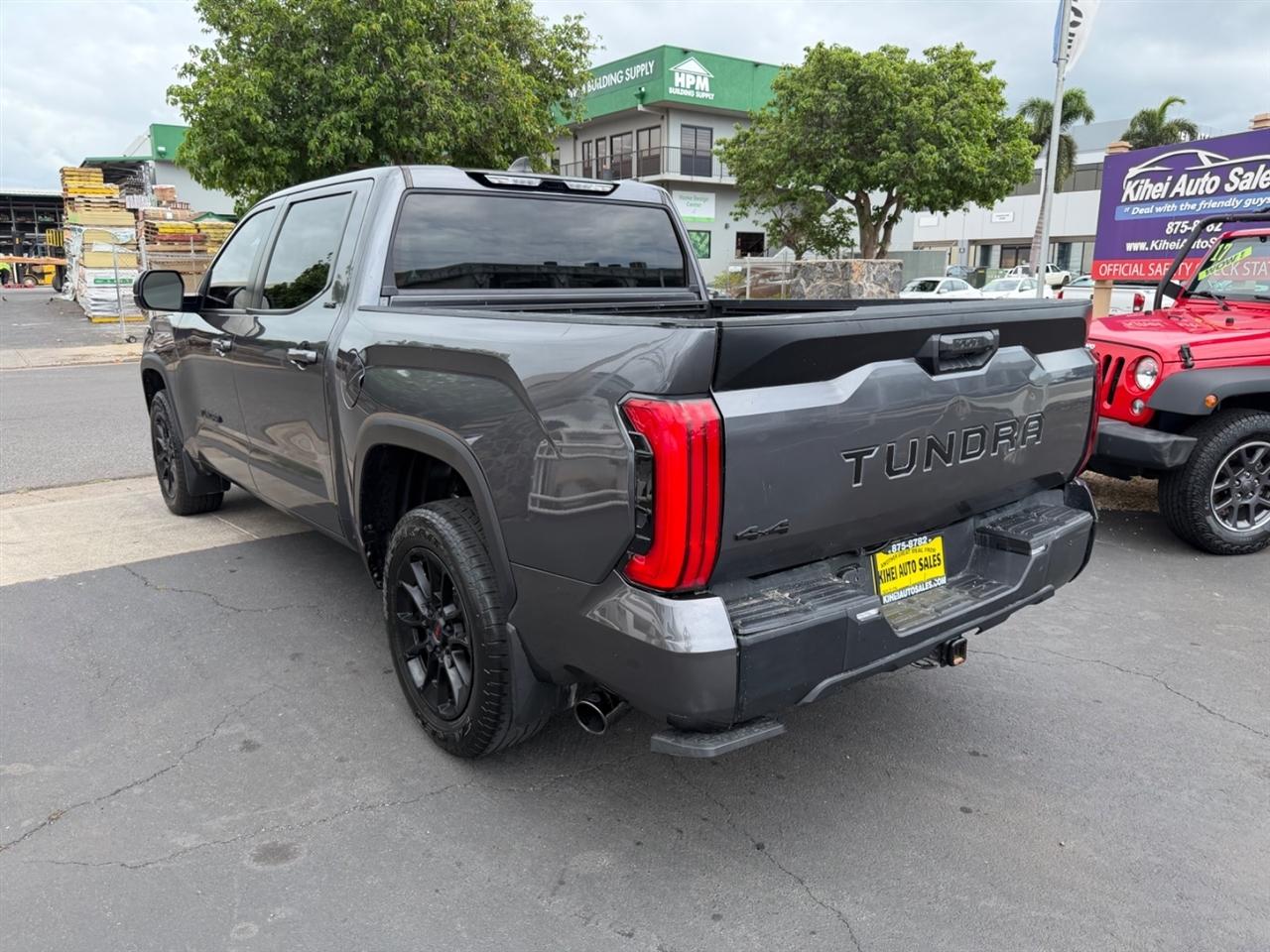 Toyota Tundra SR5 CrewMax 4WD 2024