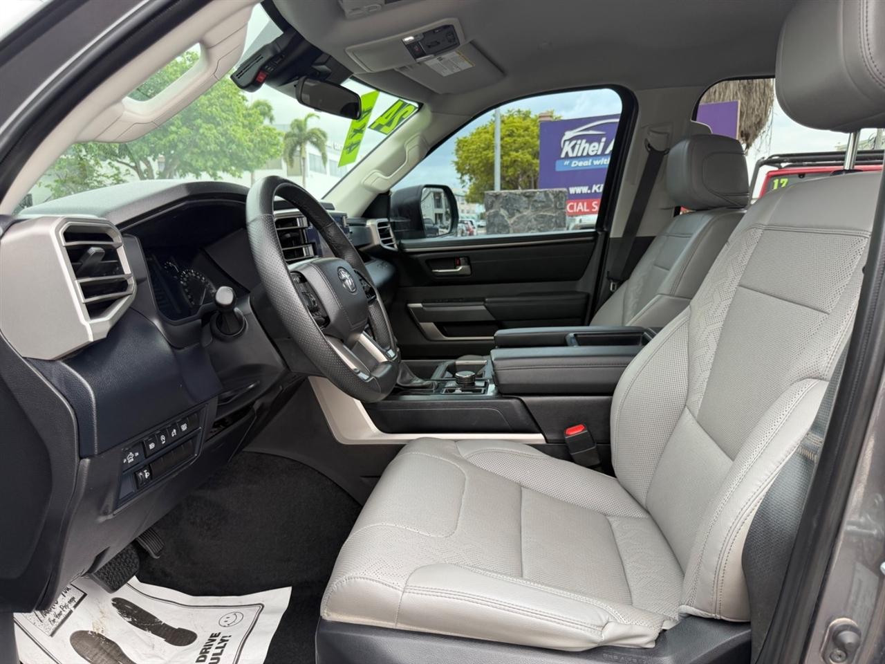 Toyota Tundra SR5 CrewMax 4WD 2024