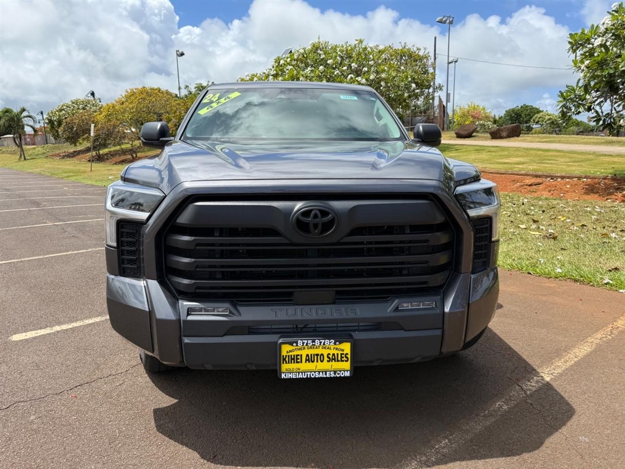 Toyota Tundra SR5 CrewMax 4WD 2024