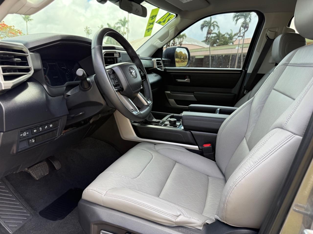 Toyota Tundra SR5 CrewMax 4WD 2024