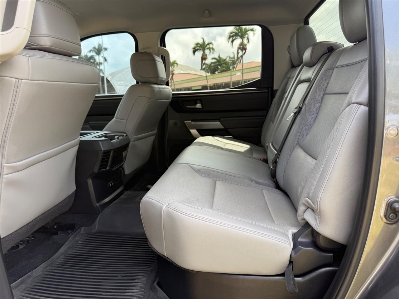 Toyota Tundra SR5 CrewMax 4WD 2024
