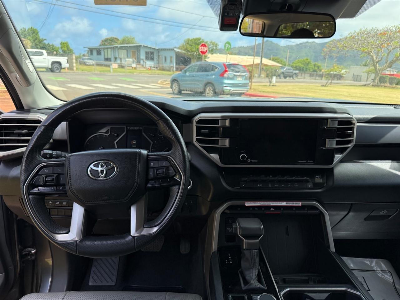 Toyota Tundra SR5 CrewMax 4WD 2024
