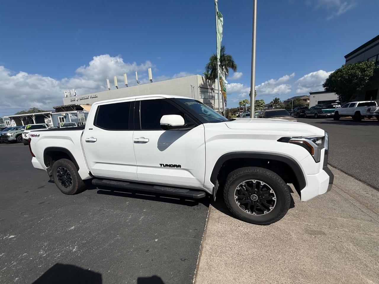 Toyota Tundra SR5 CrewMax 4WD 2023