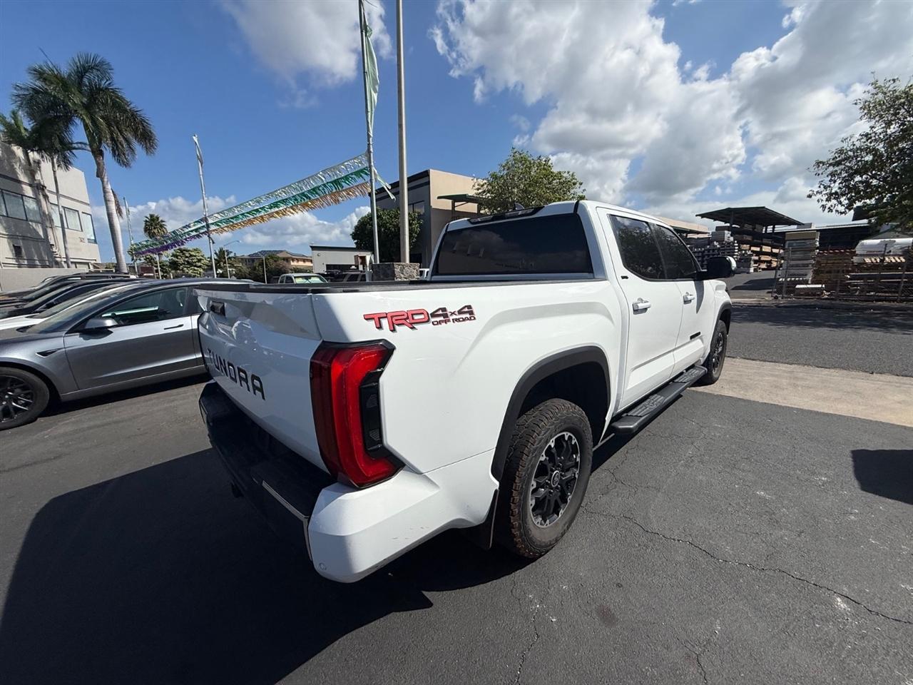 Toyota Tundra SR5 CrewMax 4WD 2023