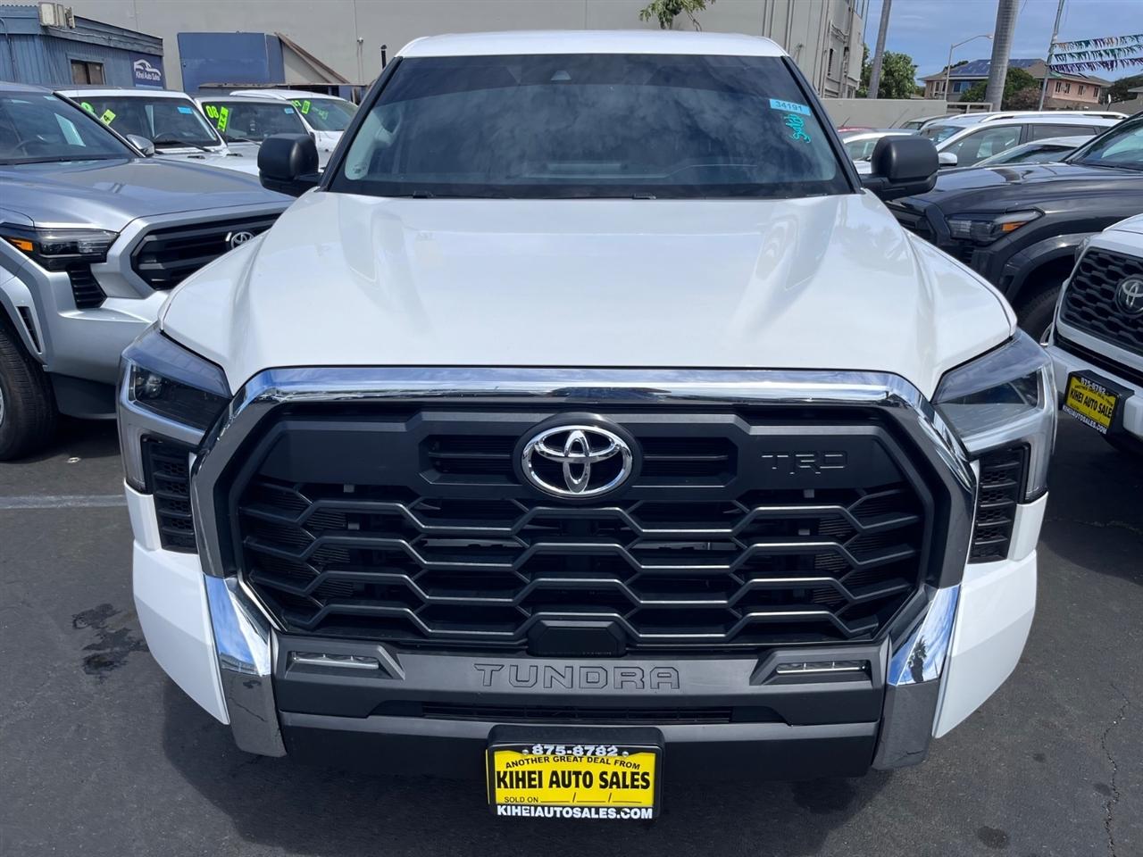 Toyota Tundra SR5 Double Cab 4WD 2024