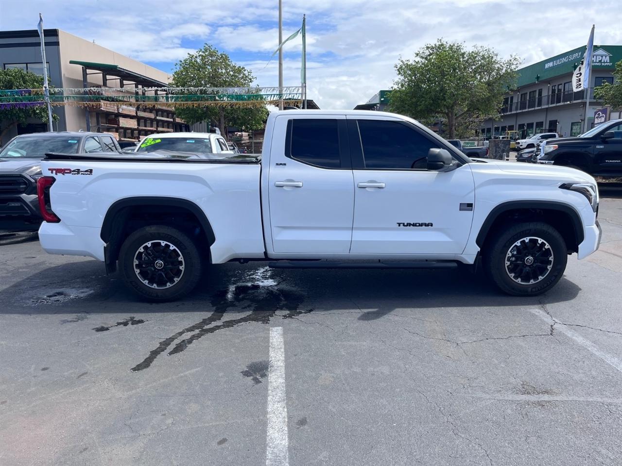 Toyota Tundra SR5 Double Cab 4WD 2024