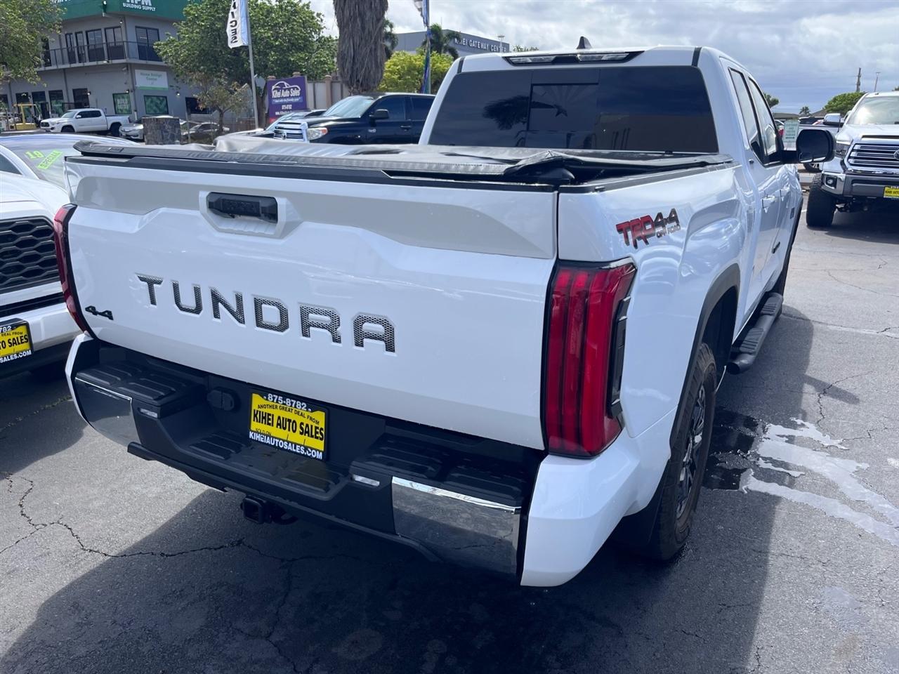Toyota Tundra SR5 Double Cab 4WD 2024