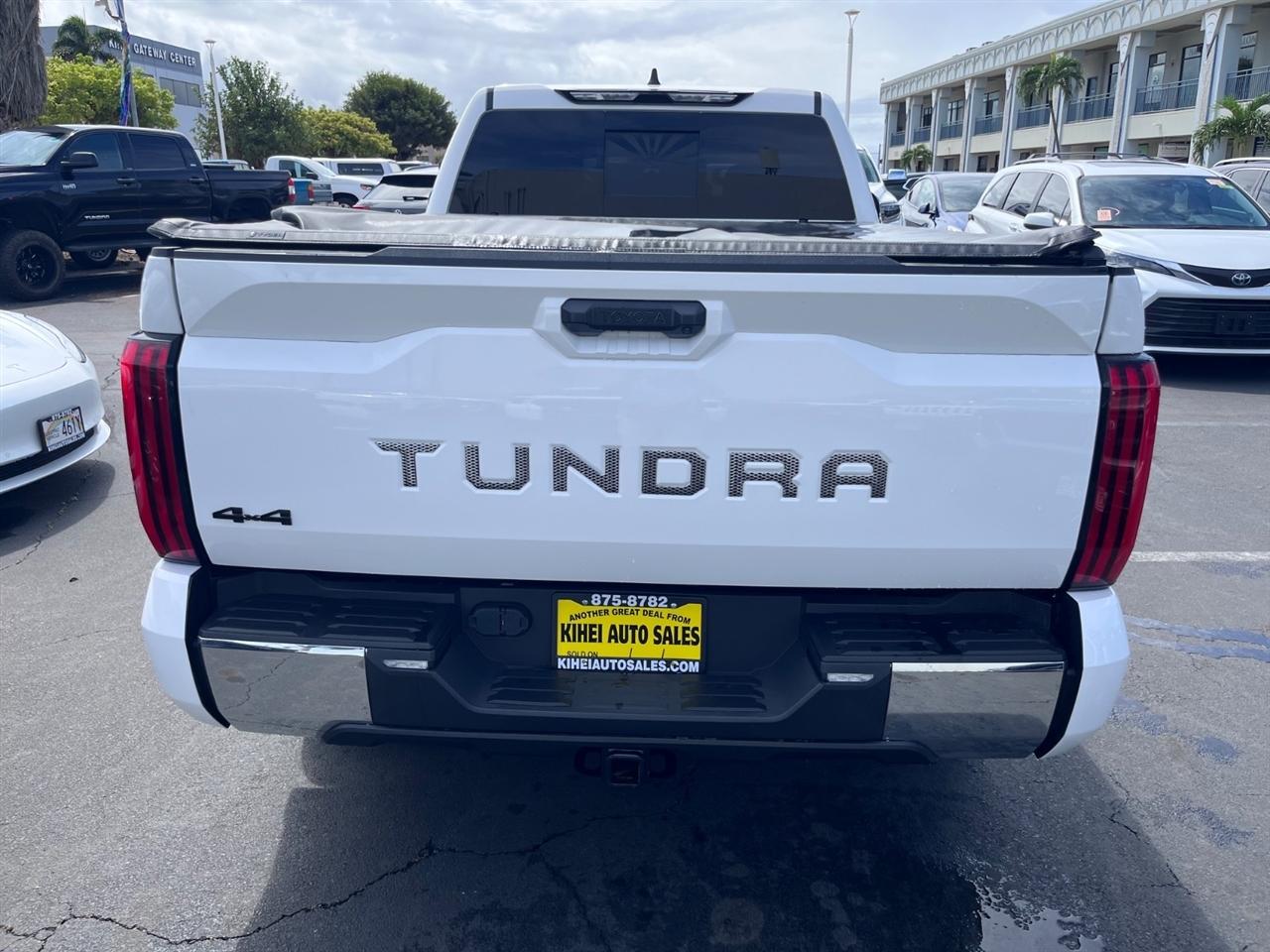 Toyota Tundra SR5 Double Cab 4WD 2024
