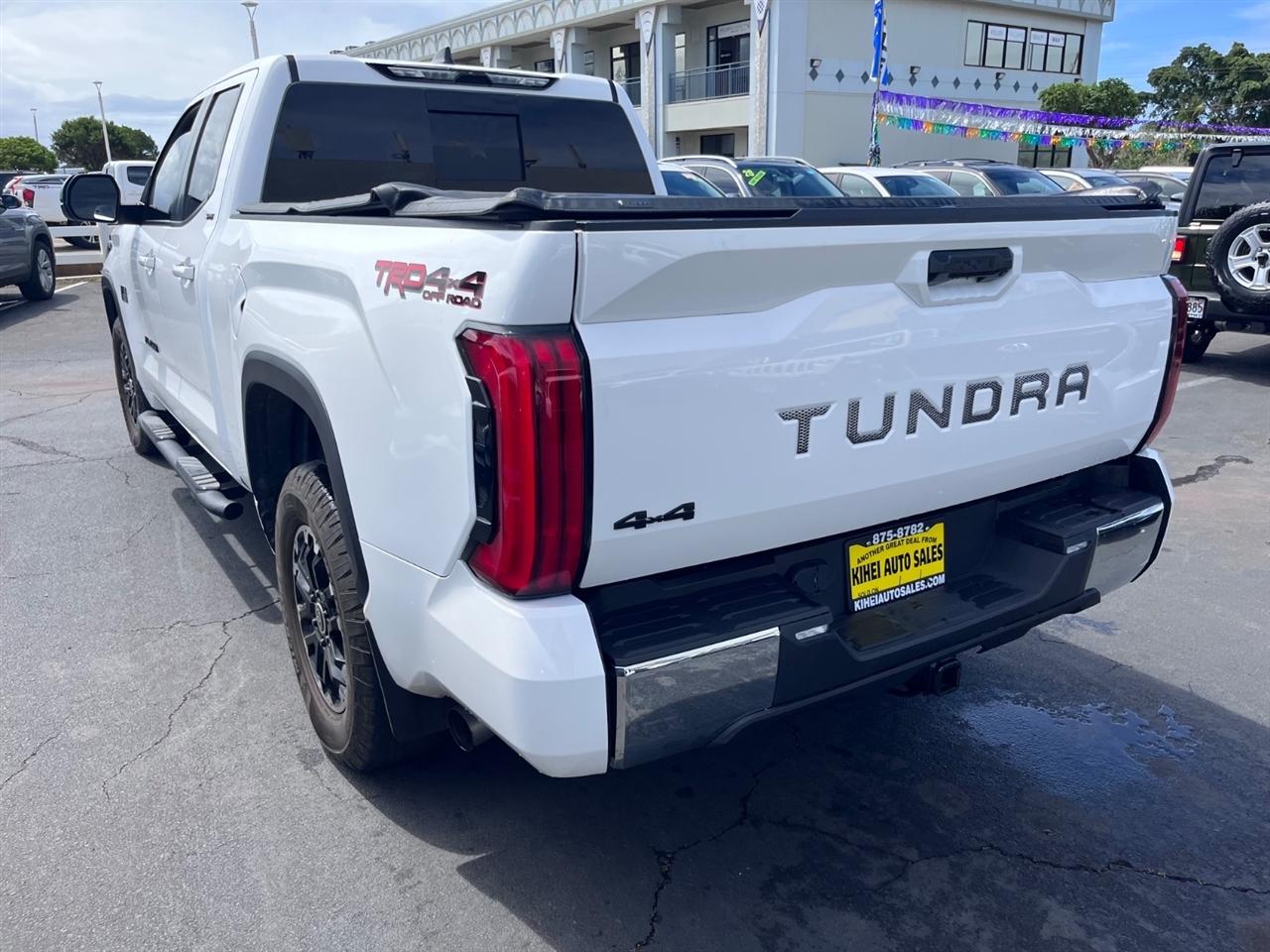 Toyota Tundra SR5 Double Cab 4WD 2024