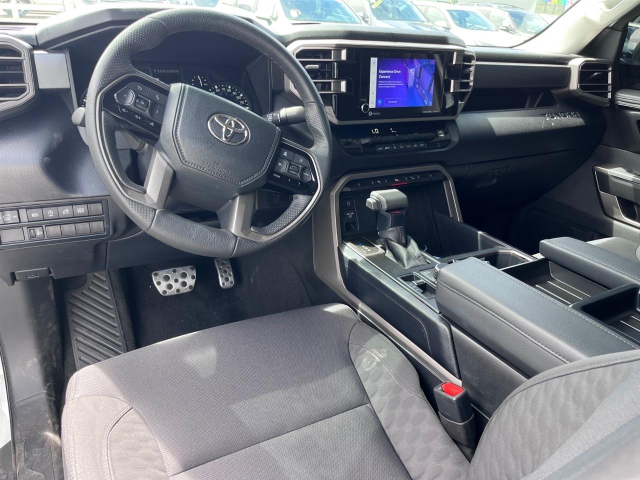 Toyota Tundra SR5 Double Cab 4WD 2024