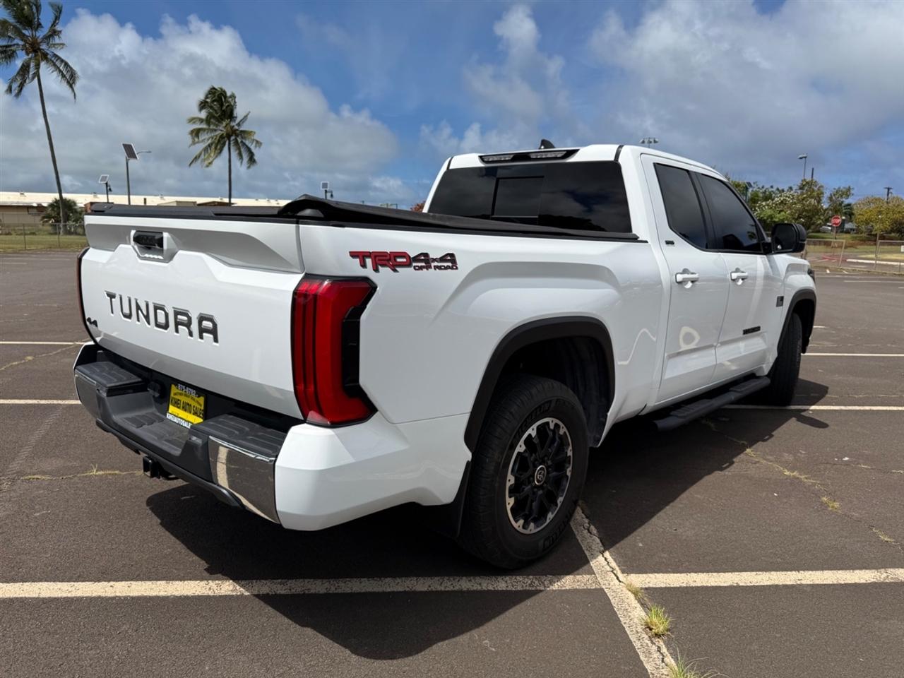 Toyota Tundra SR5 Double Cab 4WD 2024