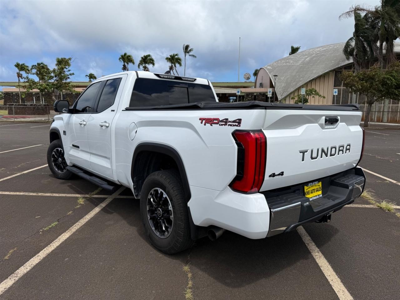 Toyota Tundra SR5 Double Cab 4WD 2024