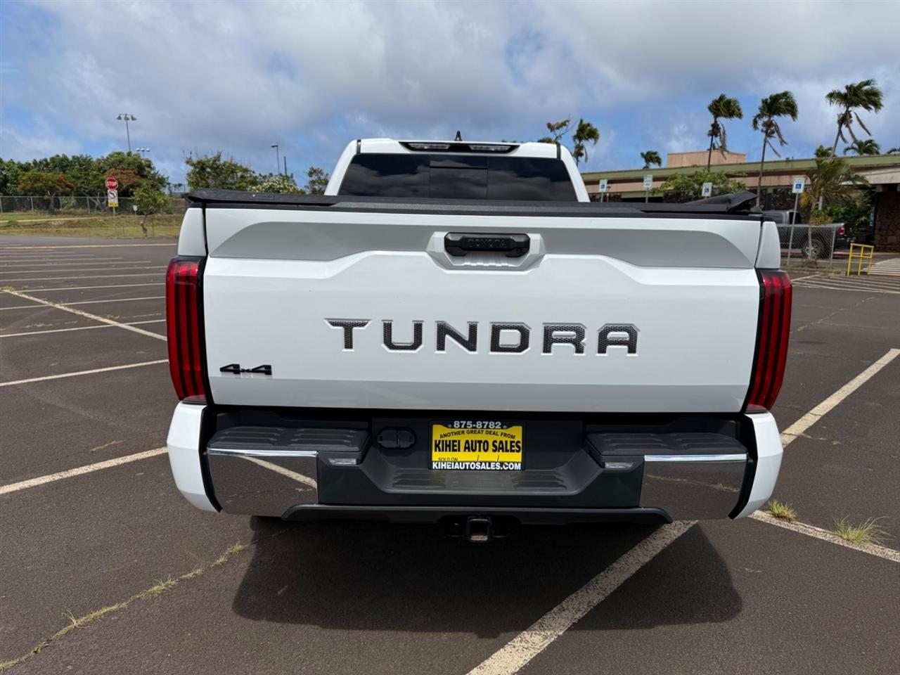 Toyota Tundra SR5 Double Cab 4WD 2024