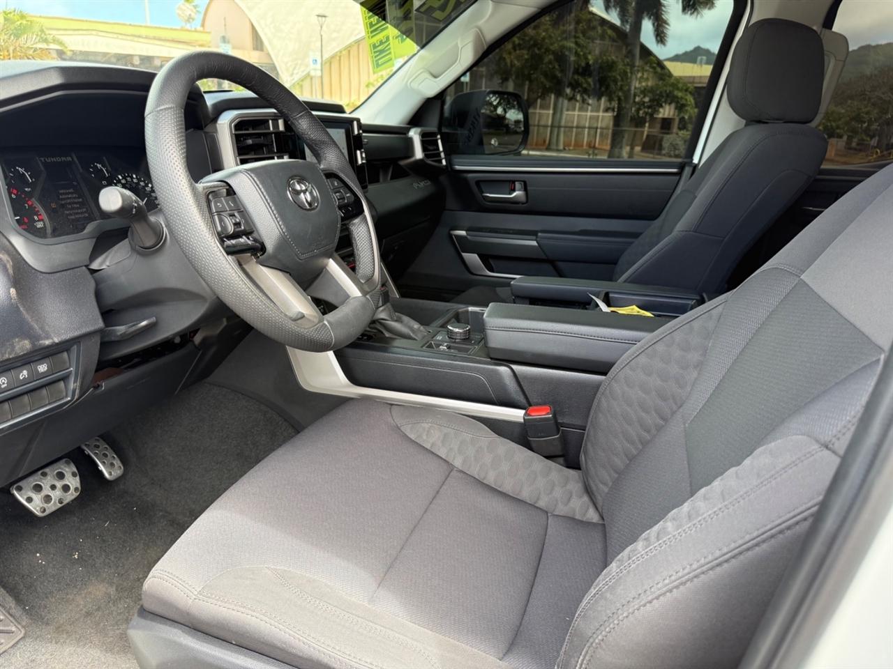 Toyota Tundra SR5 Double Cab 4WD 2024