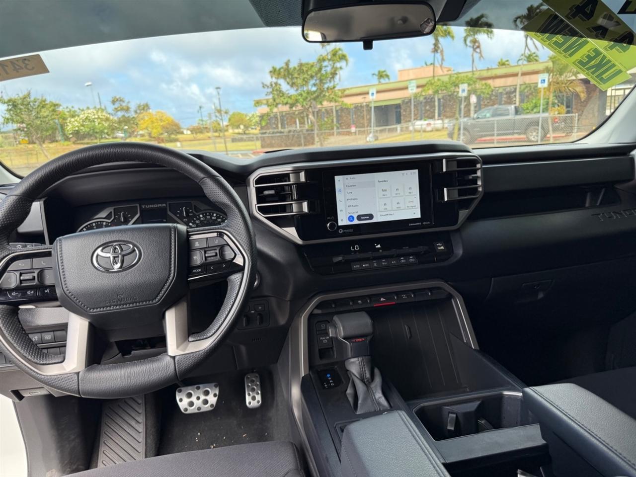 Toyota Tundra SR5 Double Cab 4WD 2024