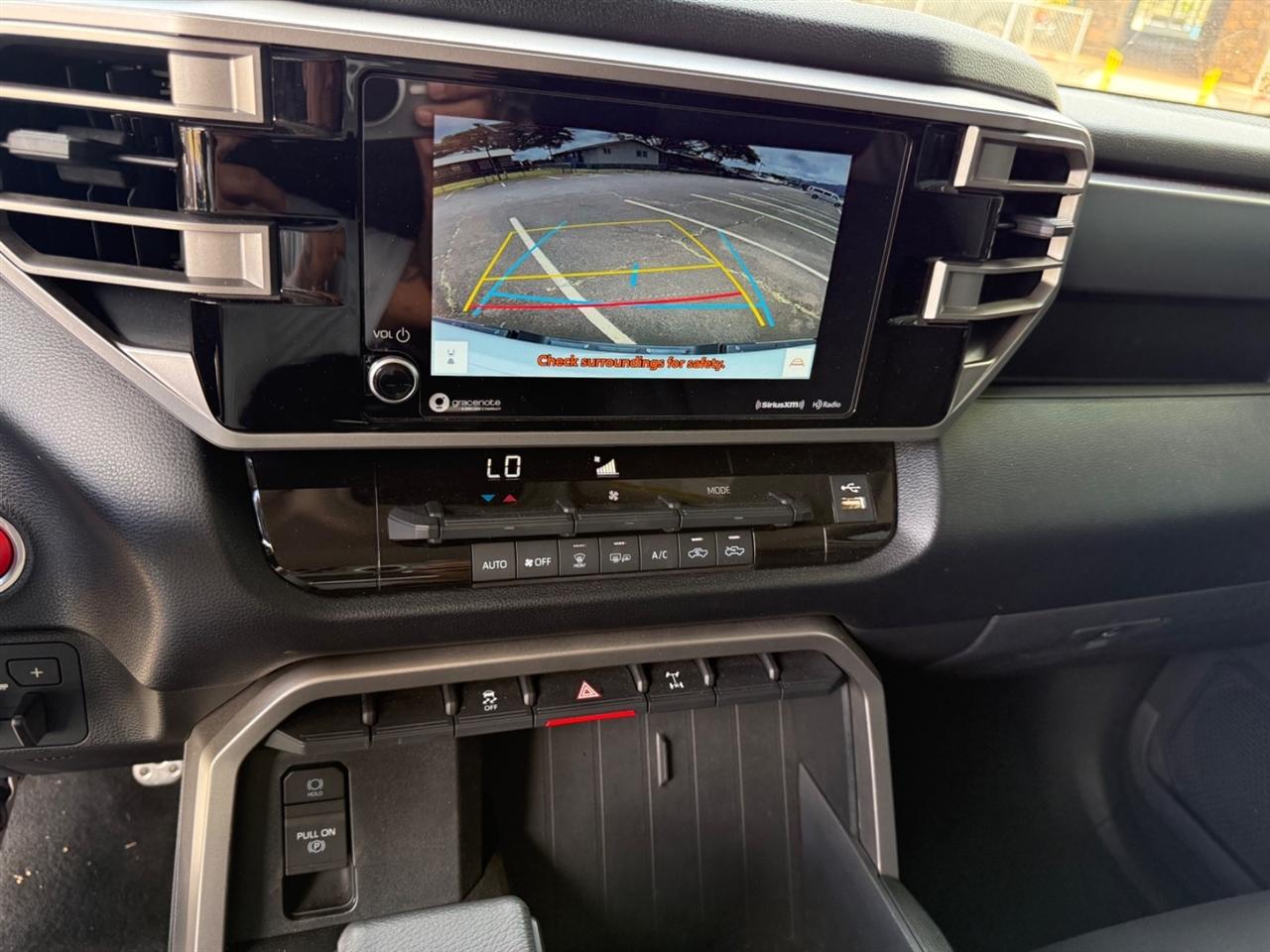 Toyota Tundra SR5 Double Cab 4WD 2024