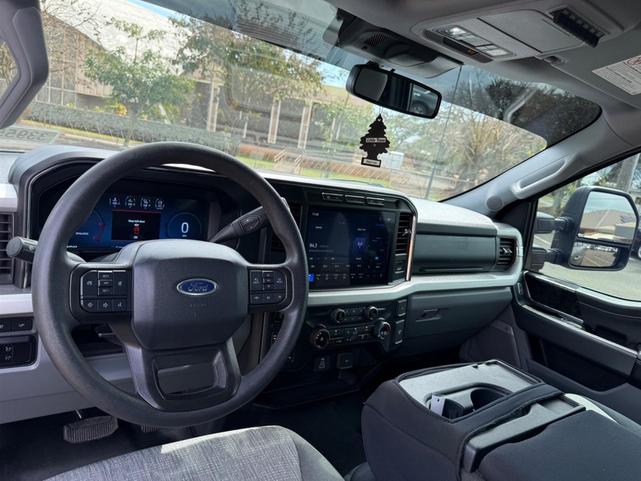 Ford F-250 SD XLT SuperCab 4WD 2023