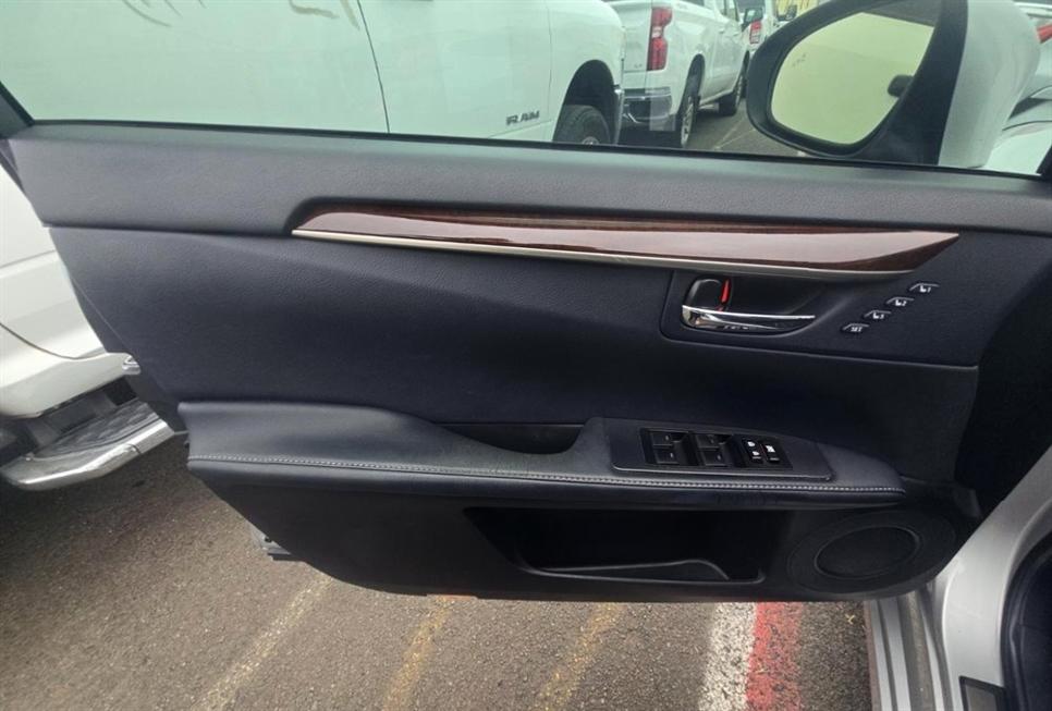 Lexus ES 350 Sedan 2014