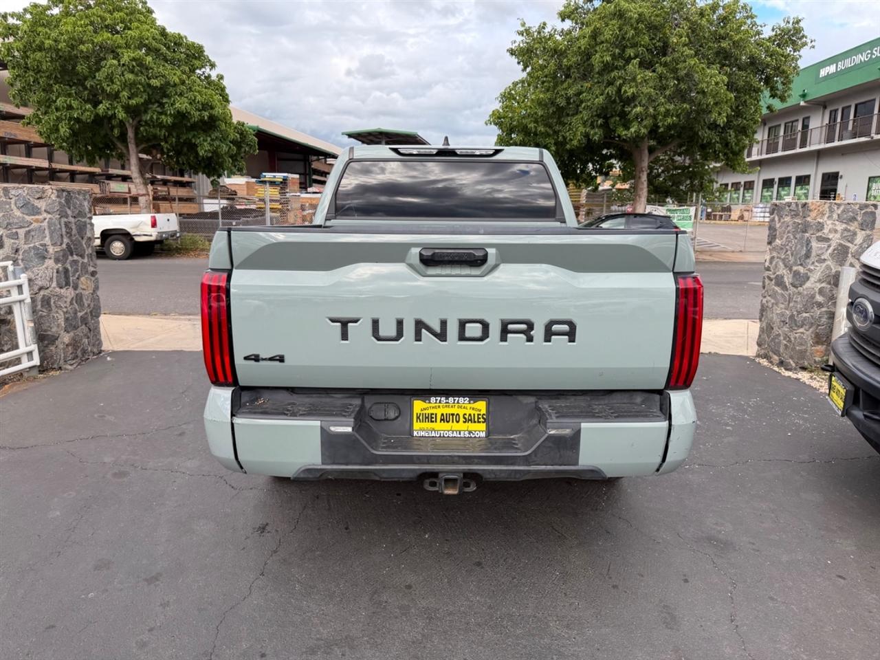 Toyota Tundra SR5 CrewMax 4WD 2024
