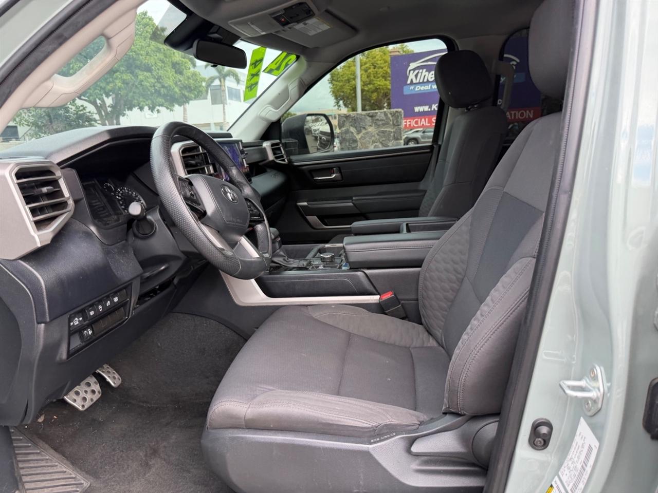 Toyota Tundra SR5 CrewMax 4WD 2024