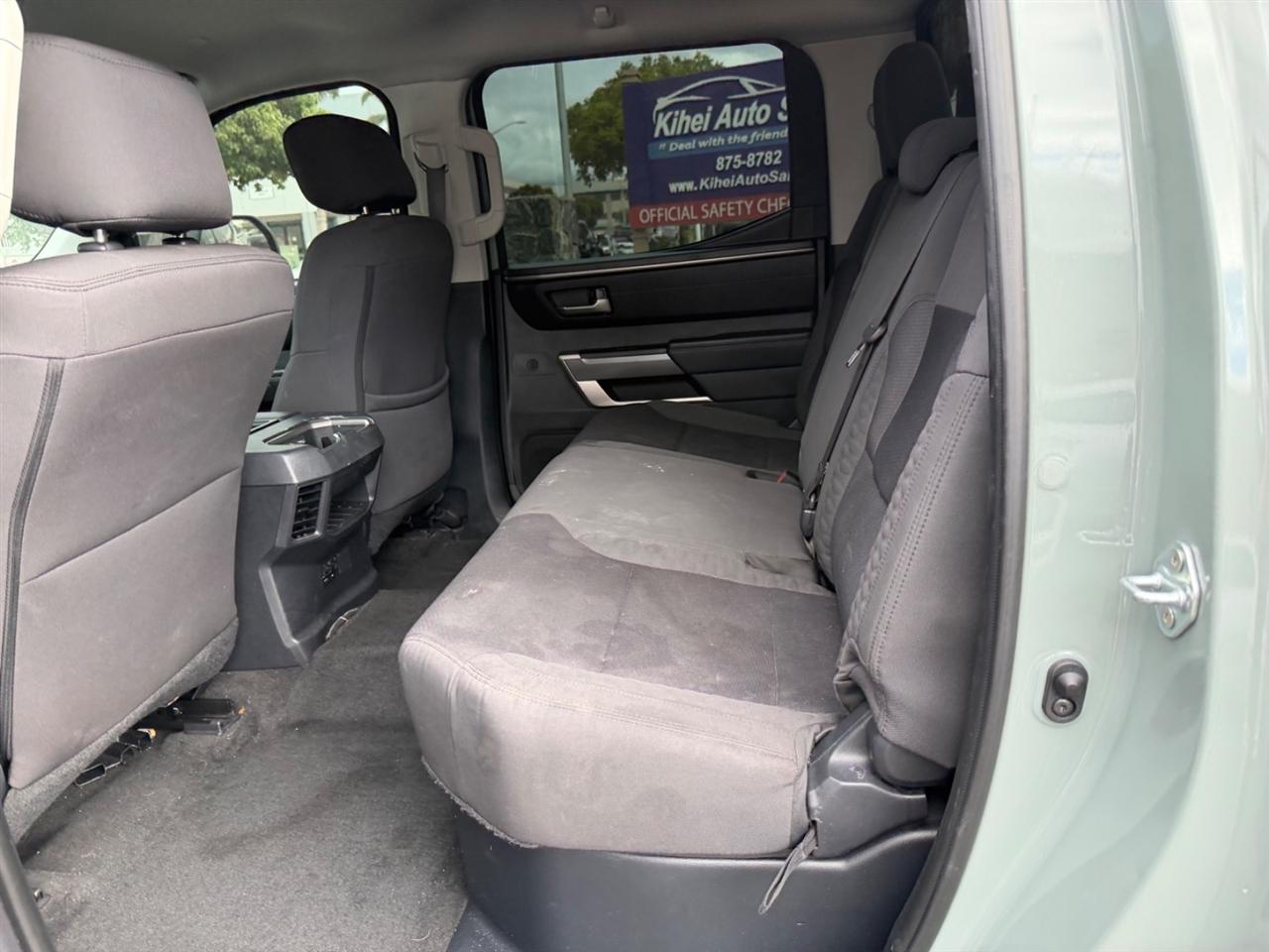 Toyota Tundra SR5 CrewMax 4WD 2024